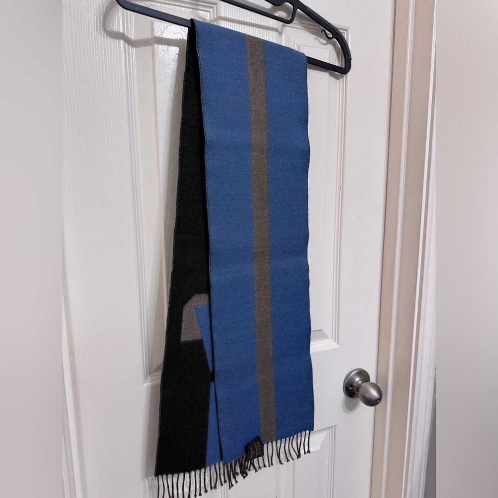 Louis Vuitton Wool / Cashmere Scarf - Men’s Collection - Picture 7 of 10